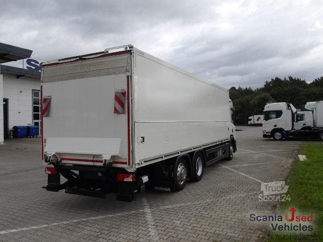 Samochód do przewozu napojów Scania P 320 B6x2*4NB / EWERS - Schwenkwandaufbau