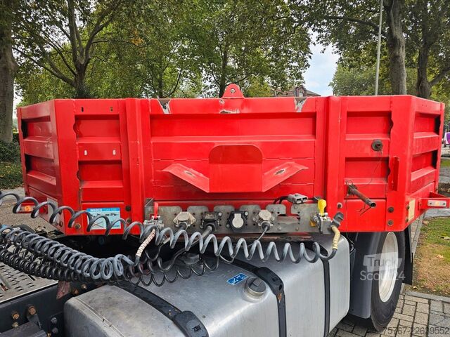 Zema profila puspiekabe KÄSSBOHRER LB3E Mit Hydrauliesche Rampen