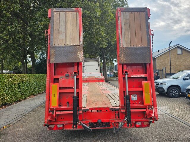 Zema profila puspiekabe KÄSSBOHRER LB3E Mit Hydrauliesche Rampen