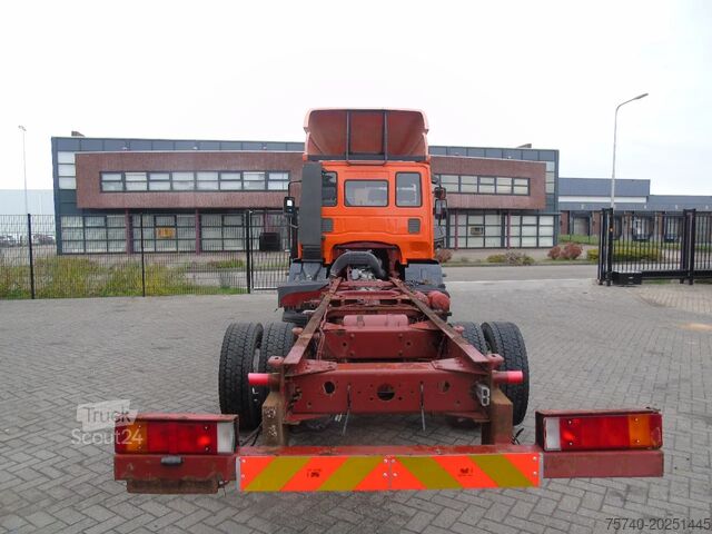Châssis avec cabine Iveco Eurocargo 120E18 + MANUAL