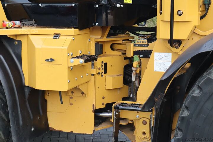 Nakladalec na kolesih Caterpillar 938 M | 2X BUCKET | JIB | FORKS | BSS | GOOD CO...