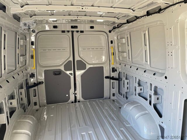 Ван с висока покривка MAN TGE 3.200 L3H2 Kasten 4x4 Individual S ACC STHZ