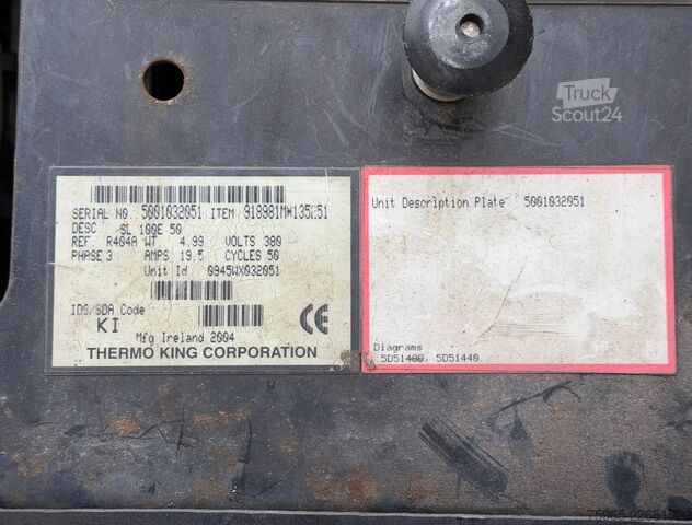Kylsläpvagn SAMRO ISO BOX THERMO KING ONLY 846 ENGINE HOURS STEERI