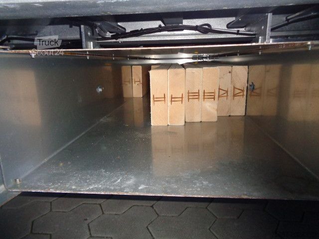 Arbeitsbühne Anhänger MÜLLER-MITTELTAL T4 Radmulden / luftgefedert
