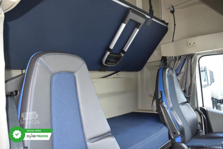 Trattore stradale standard VOLVO FH 500 Globetrotter XL Varios