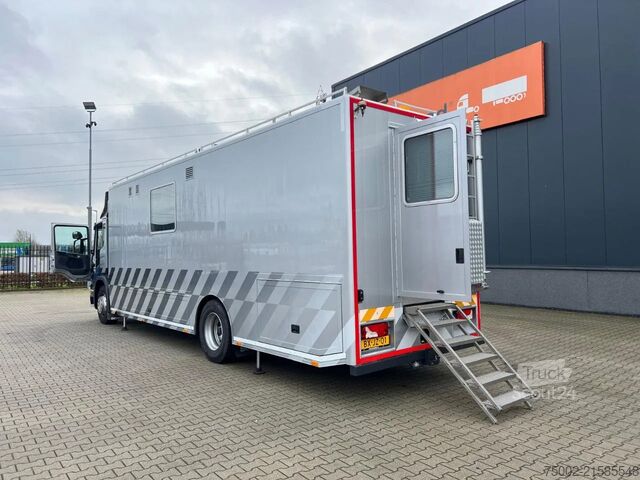 Scania P230 TOP: compartimento multifuncional con aire acondicionado (¿autocaravana?), generador de  Scania P230 TOP: multifunct. ruimte met airco (camper?...