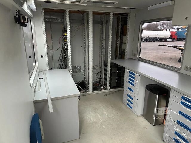 Scania P230 TOP: compartimento multifuncional con aire acondicionado (¿autocaravana?), generador de  Scania P230 TOP: multifunct. ruimte met airco (camper?...