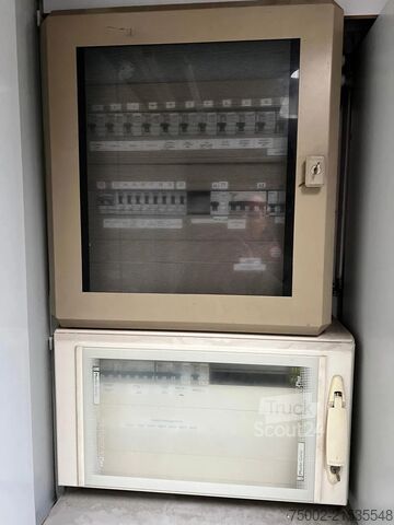 Scania P230 TOP: compartimento multifuncional con aire acondicionado (¿autocaravana?), generador de  Scania P230 TOP: multifunct. ruimte met airco (camper?...