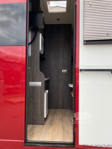 Zirgu pārvadāšanas piekabe  STX Trailer  3,5t   Wohn. Dusche