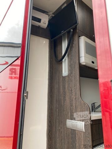 Zirgu pārvadāšanas piekabe  STX Trailer  3,5t   Wohn. Dusche