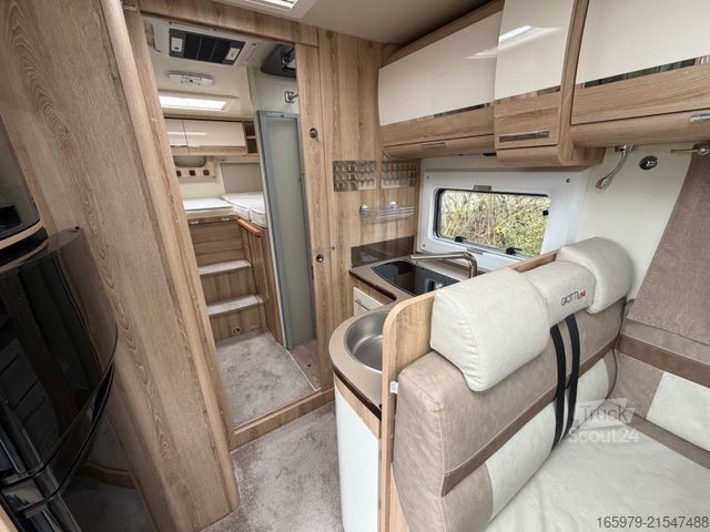 Ημιενσωματωμένο αυτοκινούμενο τροχόσπιτο GIOTTILINE Therry T37