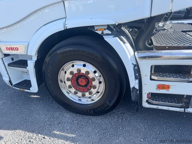 Trattore stradale standard Iveco STRALIS 560