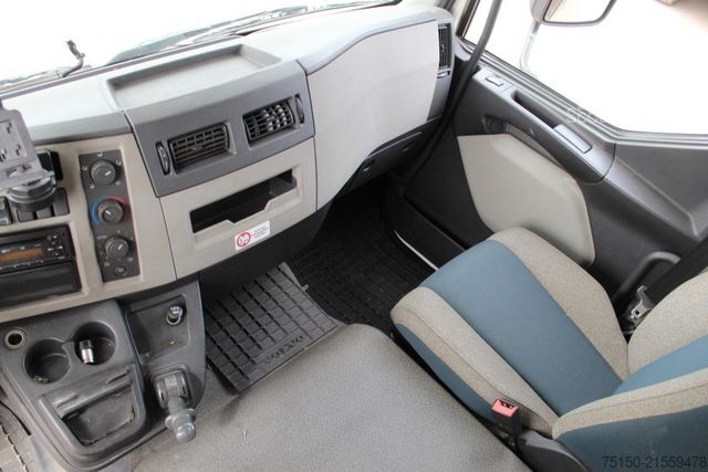 Φορτηγό πλατφόρμα με μουσαμά VOLVO FL 210 4x2 BL - Nr.: 418