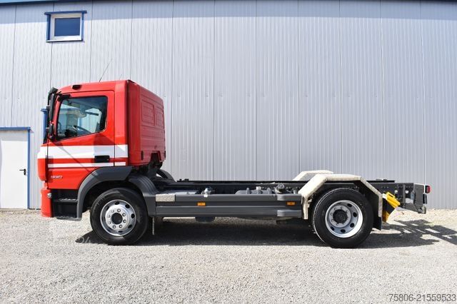 Chassi de caminhão MERCEDES-BENZ Atego 1330 L Nebenantrieb ADR