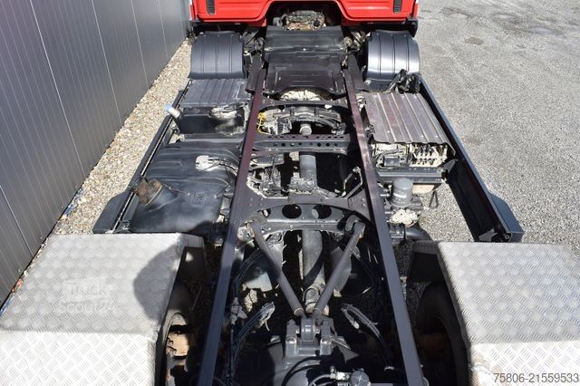 Chassi de caminhão MERCEDES-BENZ Atego 1330 L Nebenantrieb ADR