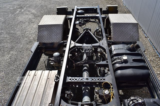 Chassi de caminhão MERCEDES-BENZ Atego 1330 L Nebenantrieb ADR