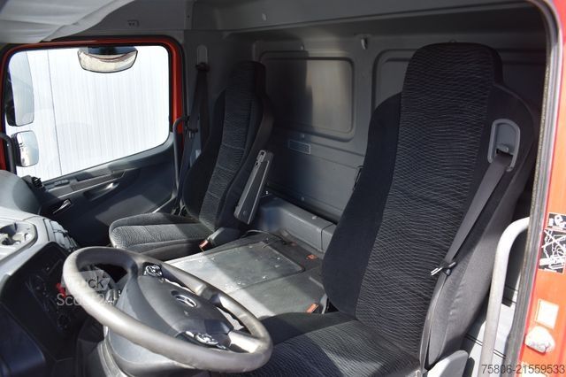 Chassi de caminhão MERCEDES-BENZ Atego 1330 L Nebenantrieb ADR