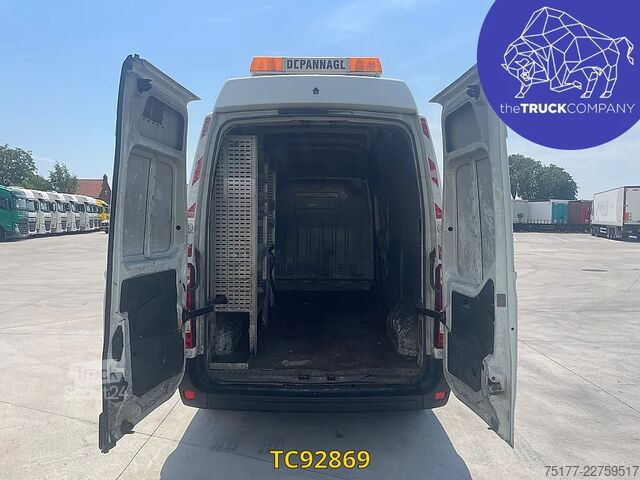 Furgão de painéis Renault Master 120.35 L3H3