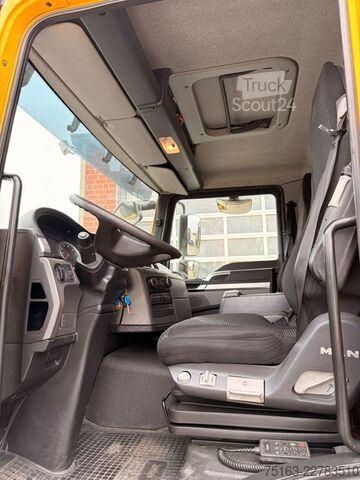 Камион с платформа MAN TG-M 18.290 4x2 BL Pritsche Heckkran 3xhydr.Auss