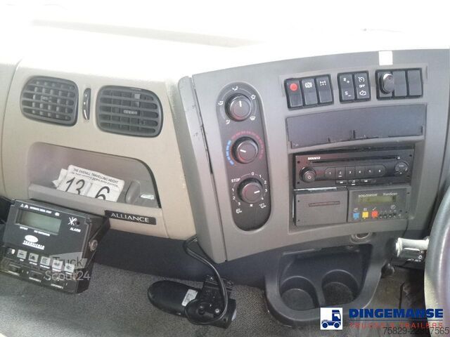 Transporte refrigerado/congelado Renault Premium 370 dxi 6x2 RHD Carrier Supra 950 MT frigo
