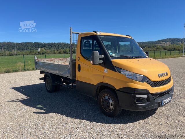 شاحنة نقل صغيرة قلاب Iveco Daily 35-130