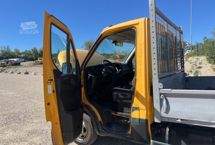 شاحنة نقل صغيرة قلاب Iveco Daily 35-130