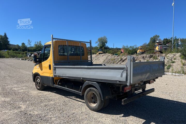 شاحنة نقل صغيرة قلاب Iveco Daily 35-130