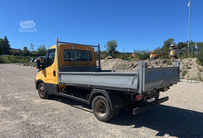 شاحنة نقل صغيرة قلاب Iveco Daily 35-130
