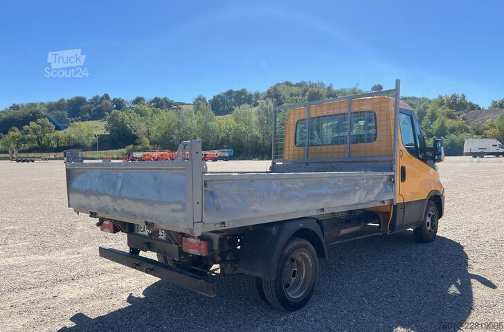 شاحنة نقل صغيرة قلاب Iveco Daily 35-130