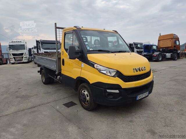 شاحنة نقل صغيرة قلاب Iveco Daily 35-130