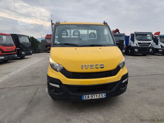 شاحنة نقل صغيرة قلاب Iveco Daily 35-130