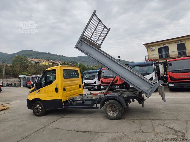 شاحنة نقل صغيرة قلاب Iveco Daily 35-130