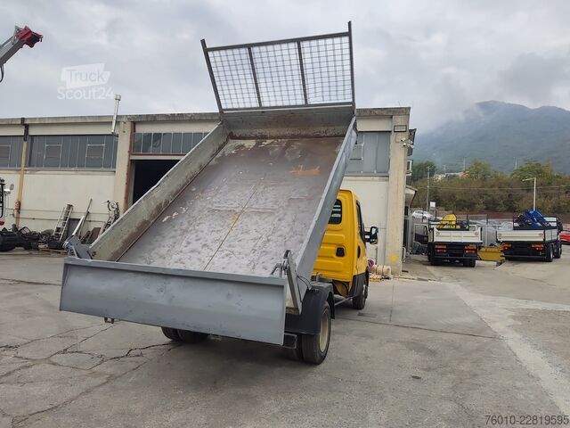 شاحنة نقل صغيرة قلاب Iveco Daily 35-130