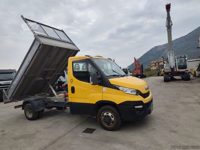 شاحنة نقل صغيرة قلاب Iveco Daily 35-130