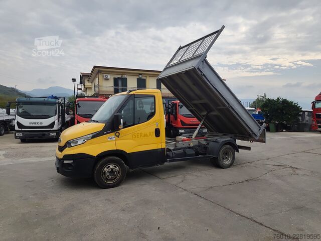 شاحنة نقل صغيرة قلاب Iveco Daily 35-130