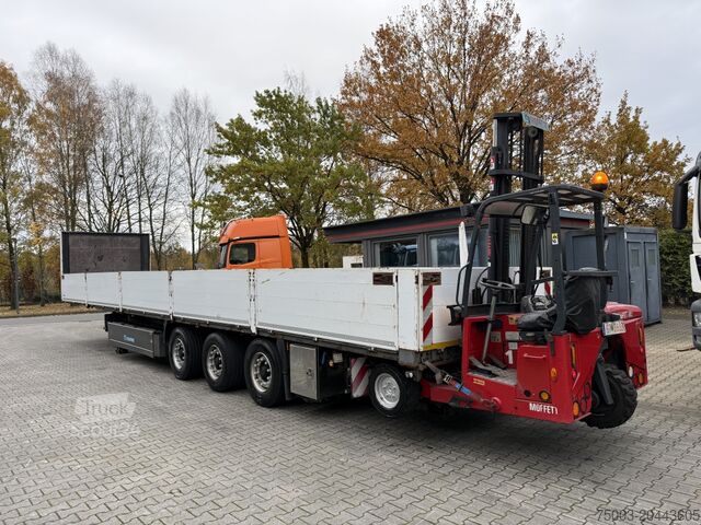 Ανοιχτό ημιρυμουλκούμενο Kögel 3- Achs mit Stapler Moffett M4 20.3