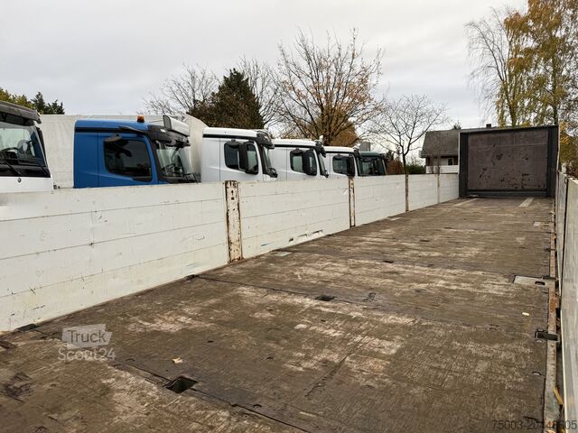 Ανοιχτό ημιρυμουλκούμενο Kögel 3- Achs mit Stapler Moffett M4 20.3