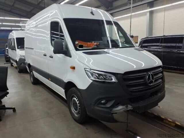 فان بسقف مرتفع Mercedes-Benz Sprinter 317 CDI Hochdach L2H2 Pro