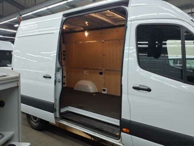 فان بسقف مرتفع Mercedes-Benz Sprinter 317 CDI Hochdach L2H2 Pro