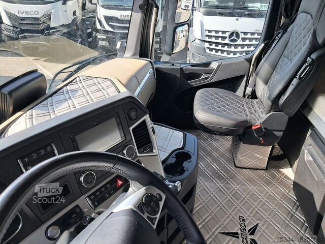 štandardný traktor Mercedes-Benz Actros 18.53
