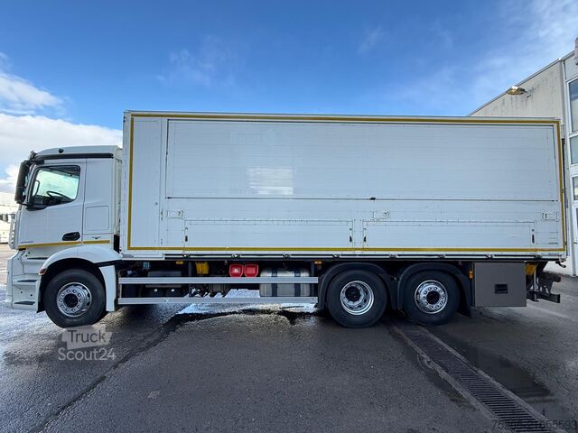 Commercial vehicle Mercedes-Benz Antos 2543 für Schmierstoff Pumpen 4xSchläuche