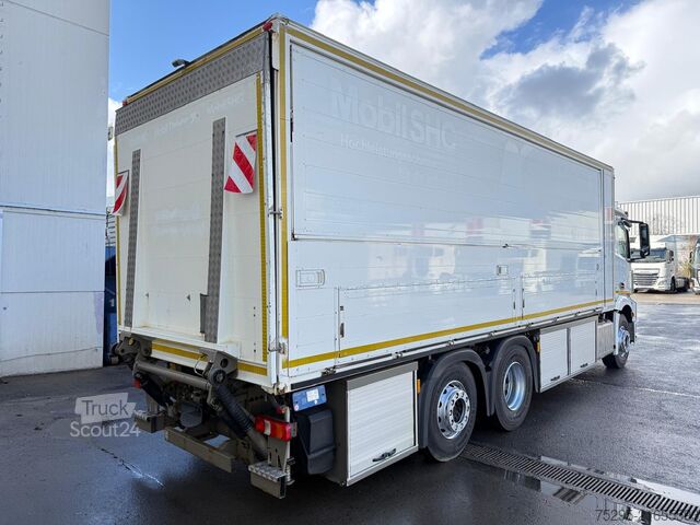 Commercial vehicle Mercedes-Benz Antos 2543 für Schmierstoff Pumpen 4xSchläuche