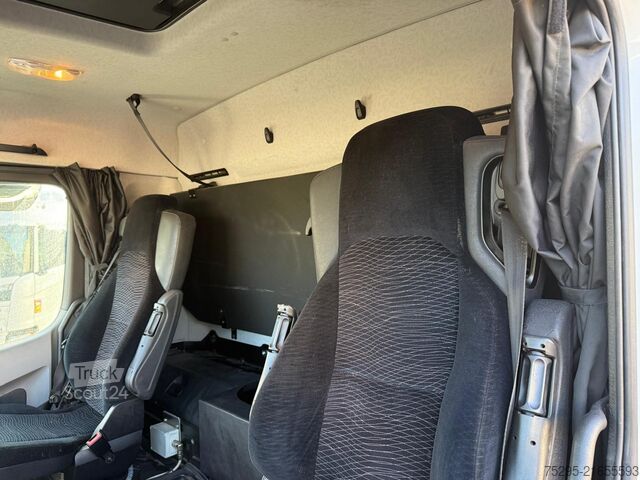 Commercial vehicle Mercedes-Benz Antos 2543 für Schmierstoff Pumpen 4xSchläuche