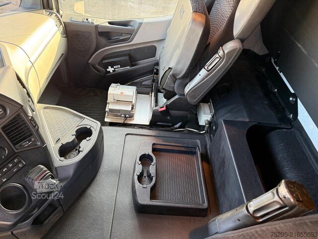 Commercial vehicle Mercedes-Benz Antos 2543 für Schmierstoff Pumpen 4xSchläuche