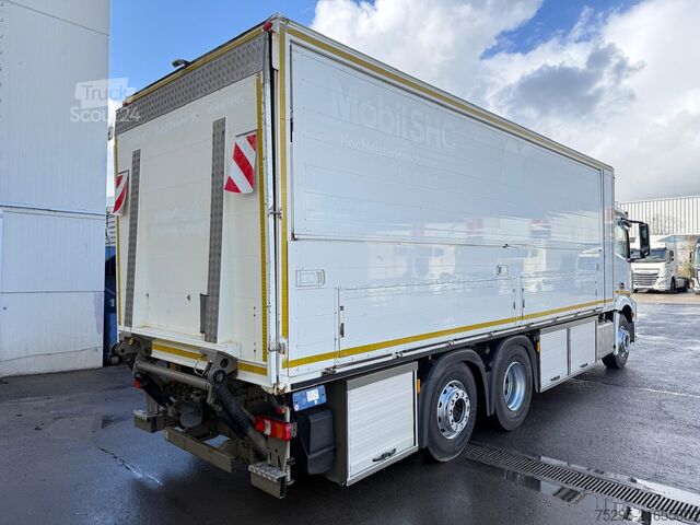 Commercial vehicle Mercedes-Benz Antos 2543 für Schmierstoff Pumpen 4xSchläuche