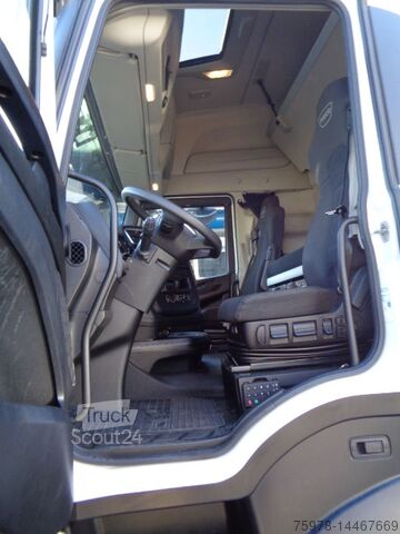 τυποποιημένος ελκυστήρας Iveco S - WAY 480