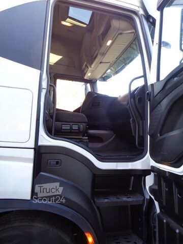 τυποποιημένος ελκυστήρας Iveco S - WAY 480