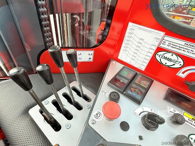 Chariot élévateur à 4 voies Combilift C4000 / TRIPLEX / 9300MM / GAS / TOP1