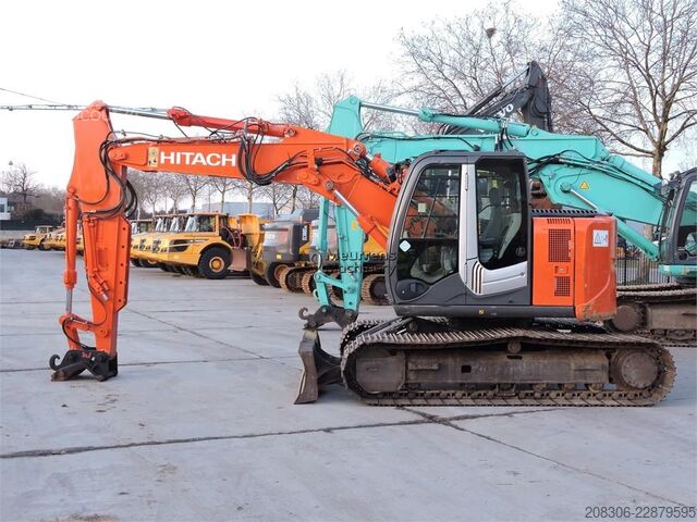 Ķēžu ekskavators HITACHI ZX135