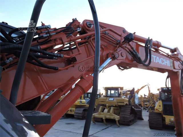 Ķēžu ekskavators HITACHI ZX135